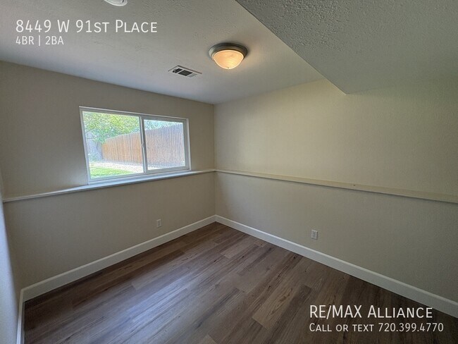Building Photo - 8449 W 91st Pl