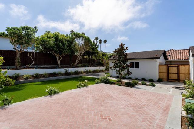 Building Photo - 6653 Aranda Ave