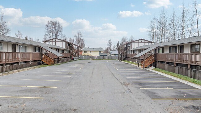 Building Photo - ReNew End Street