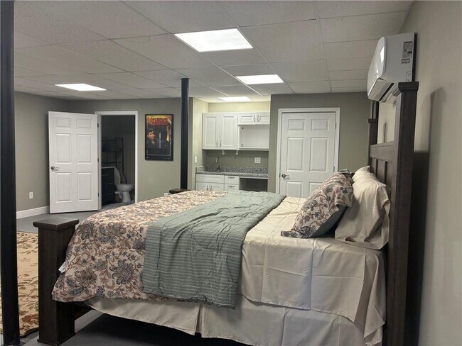 Building Photo - 6158 Suwanee Dam Rd