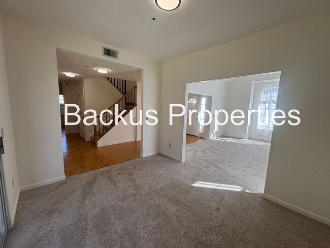 Building Photo - Great two-bedroom home at end of cul-de-sac