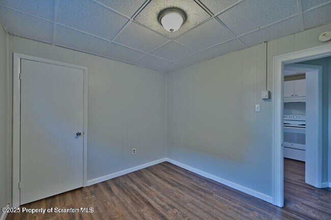Building Photo - 109 Walnut St