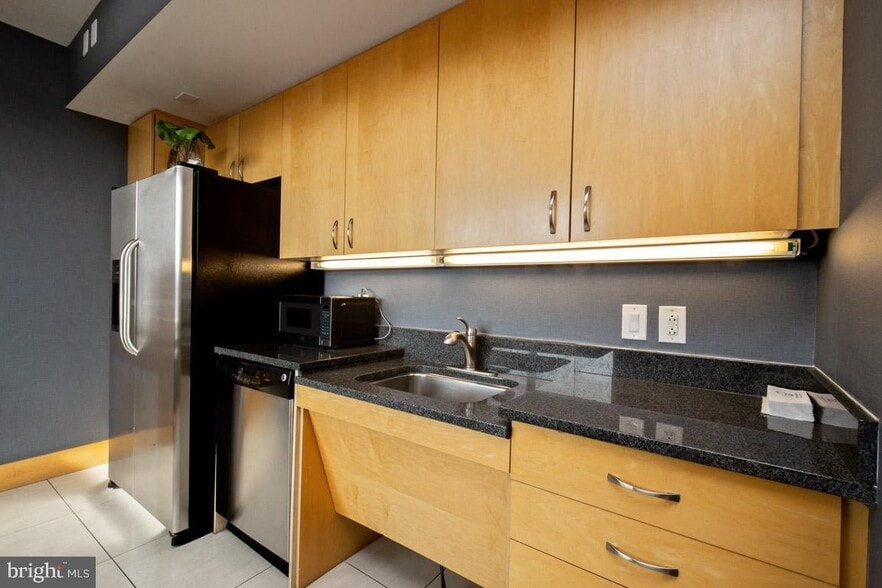 Building Photo - 475 K St NW