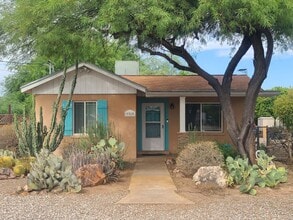 Building Photo - Beautiful 2 bedroom 2 bathroom home!