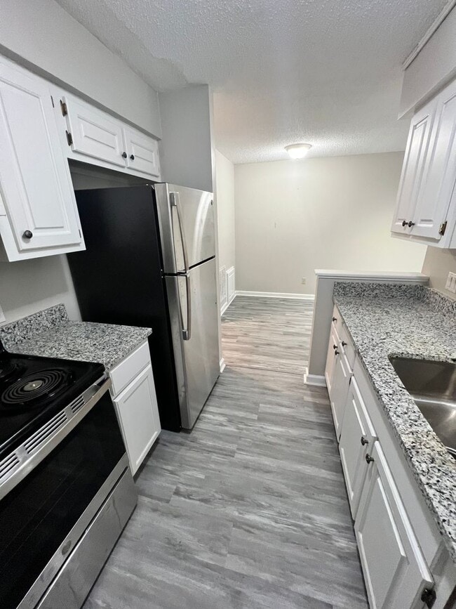 Building Photo - 575 Heritage Ct