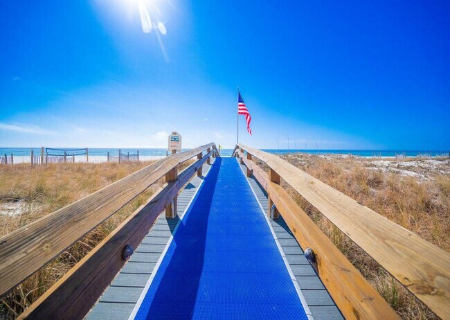 Building Photo - 365 E Beach Blvd