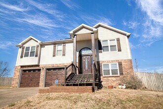 Building Photo - Pet Friendly Four Bedroom with Basement!