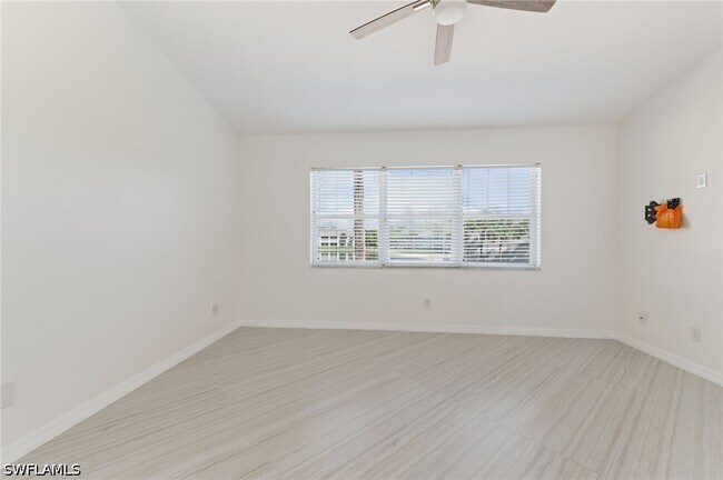 Building Photo - 12081 Summergate Cir