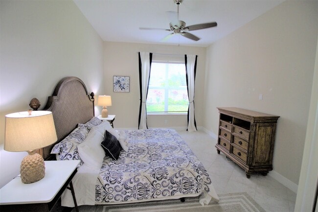 Master Bedroom - 8702 Wakefield Dr