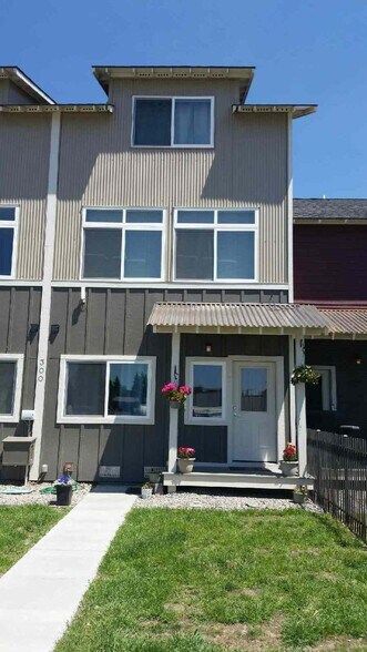 Building Photo - 300 Van Tuyl Cir, Unit C