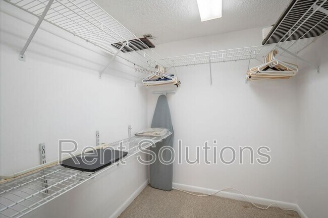 Building Photo - 1655 S Highland Ave