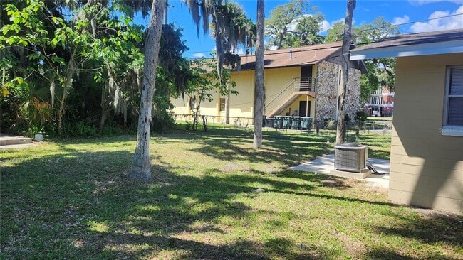 Building Photo - 565 3rd Ave