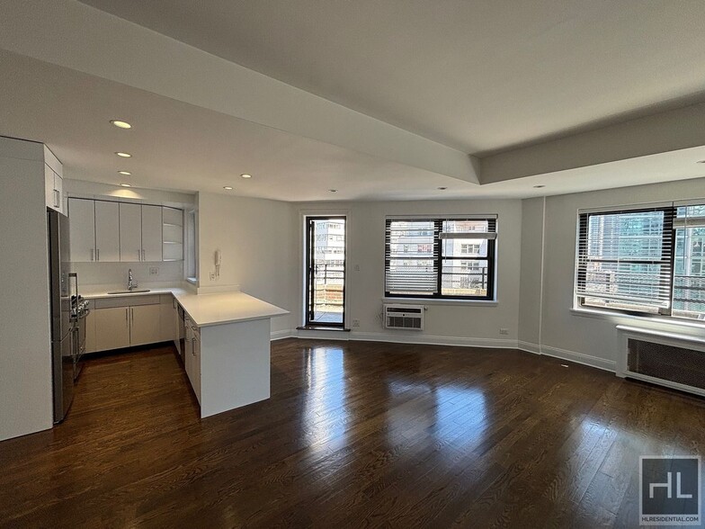 Building Photo - EAST 57 STREET