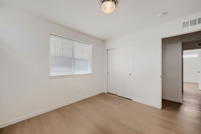 Building Photo - 6463 Crossdrum Point
