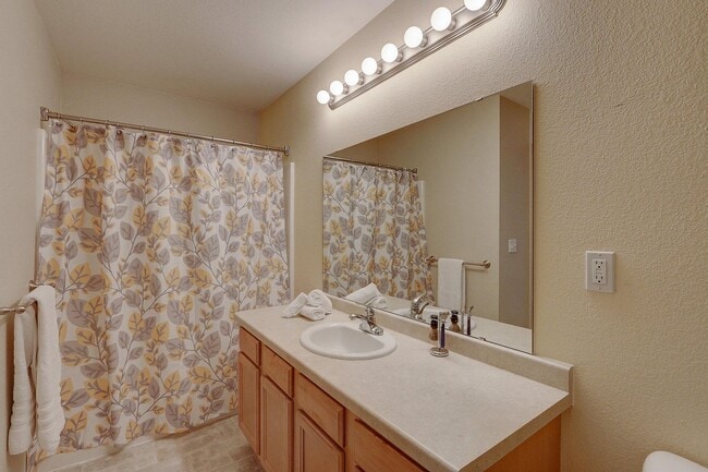 Building Photo - Beautiful 3-Bedroom, 2-Bath Ranch Home for...