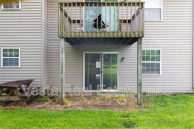 Building Photo - 412 N. Highland