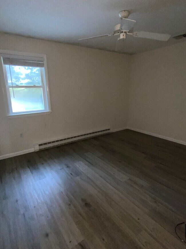 Building Photo - 5 br, 3 bath House - 35 CINDER RD