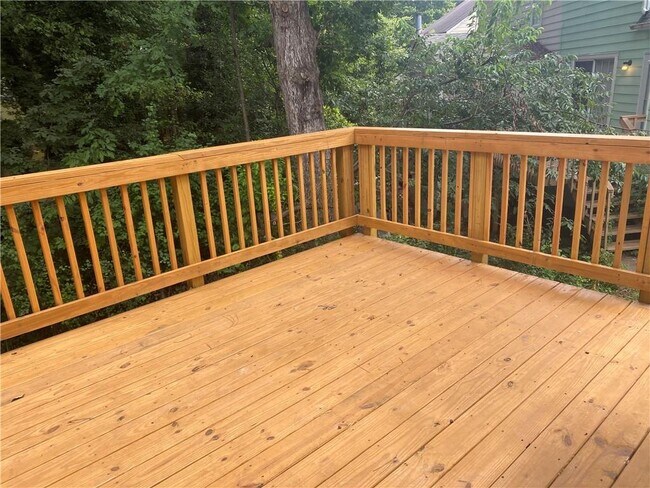 Building Photo - 1019 Plantation Way