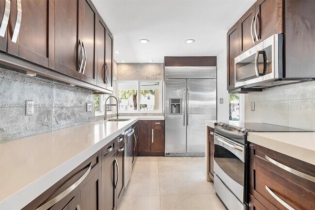 Building Photo - RIVER BAY PARK