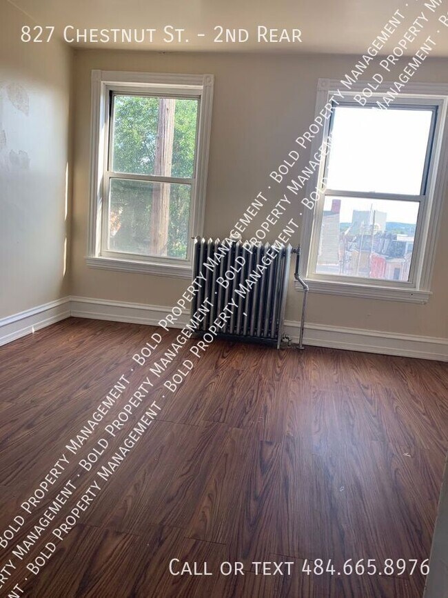 Building Photo - 827 Chestnut St