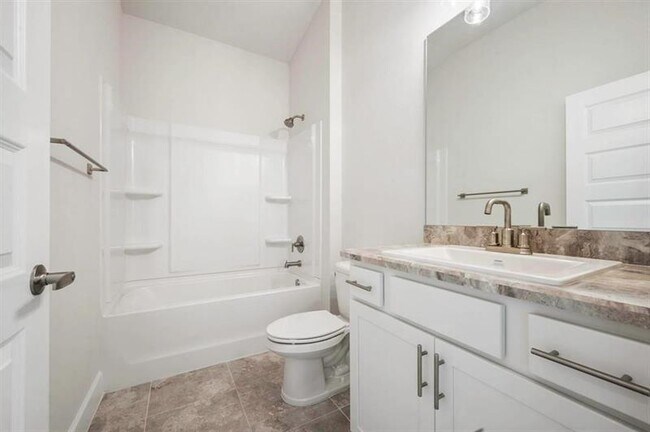Building Photo - 5202 Vespera St