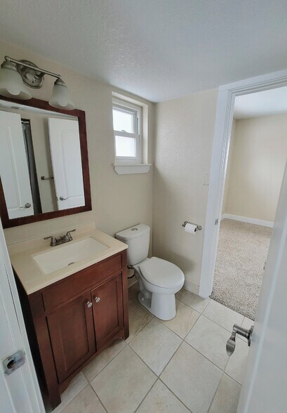 Jack & Jill bathroom between two bedrooms - 1170 Racine Street