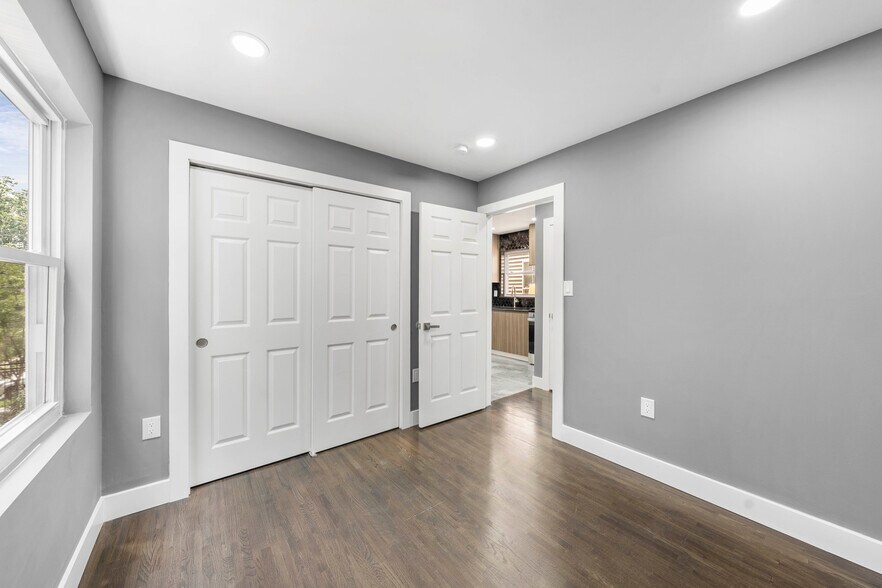 room 3 - 1117 Chestnut St
