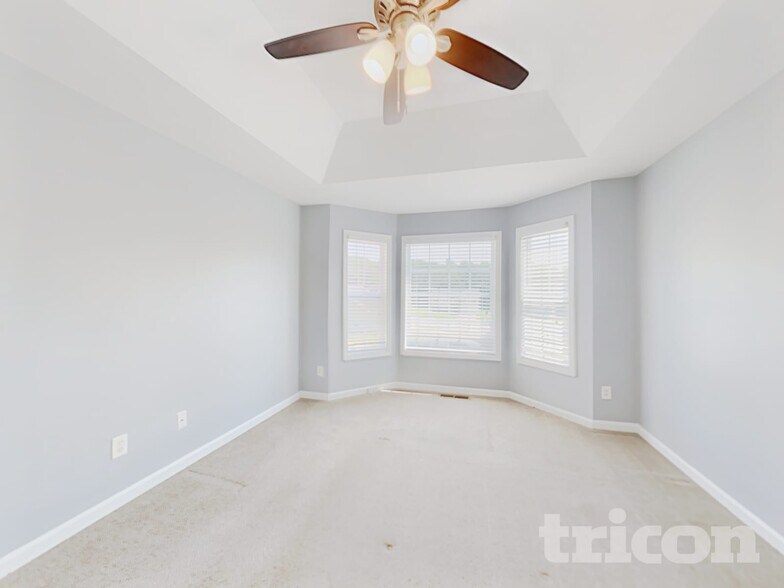 Building Photo - 6355 Queensdale Dr