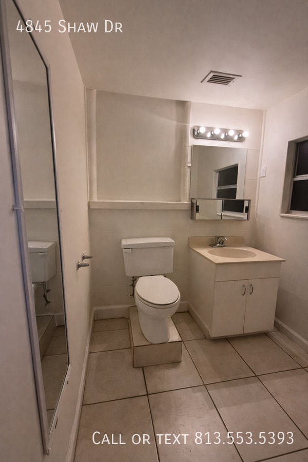 Building Photo - 4845 Shaw Dr