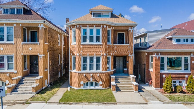 Primary Photo - 6954 S Maplewood Ave