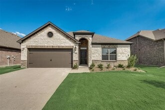 Building Photo - 4008 Gray Wolf Dr