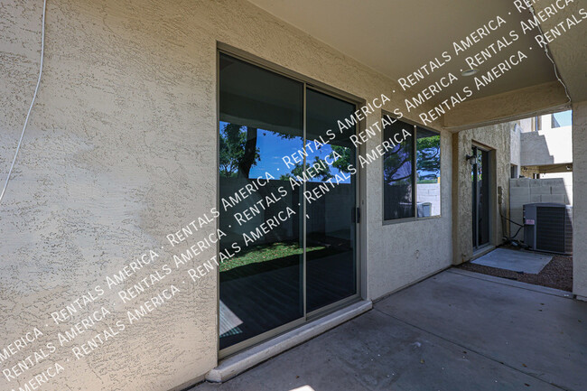 Building Photo - 544 N Alma School Rd