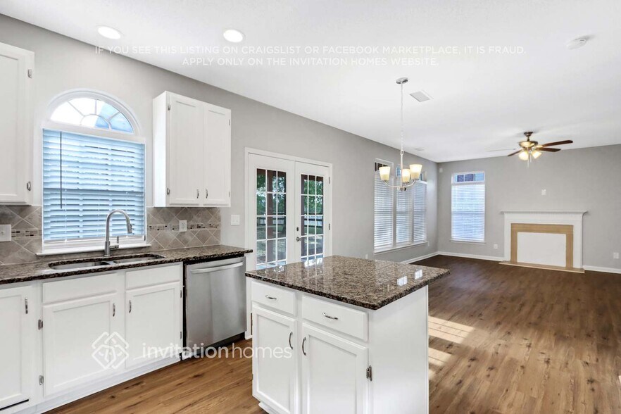 Building Photo - 10641 Partridgeberry Dr