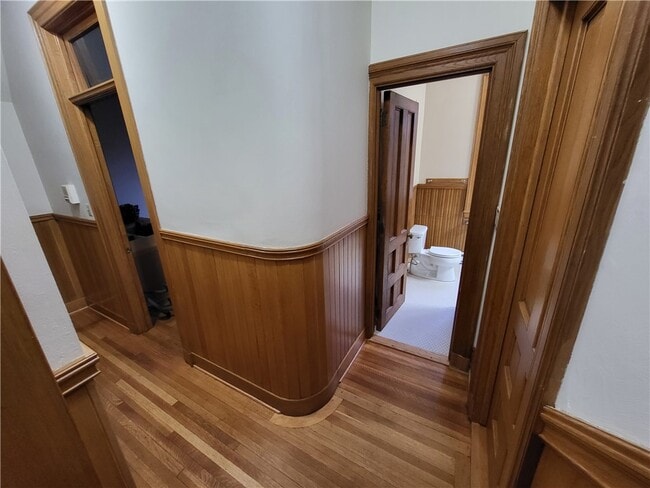 Building Photo - 1063 East Ave