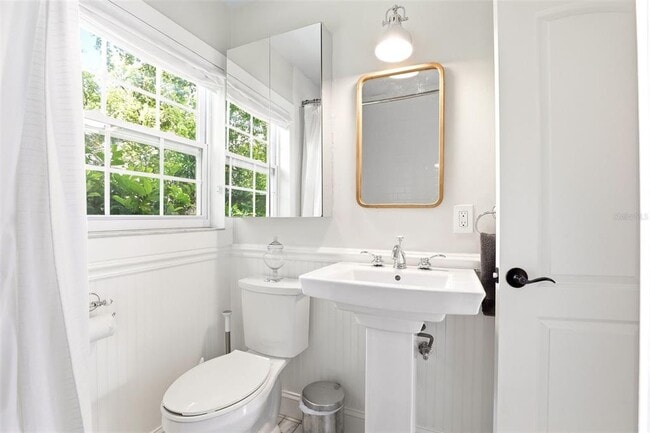 Building Photo - 2518 Weber St