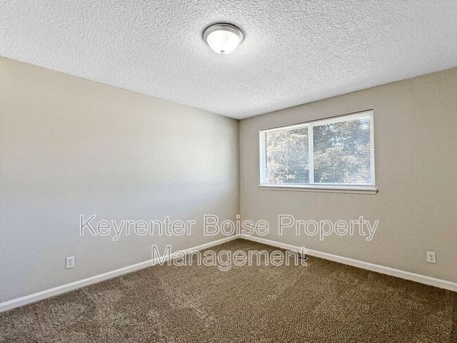 Building Photo - 4101 S Minuteman Way