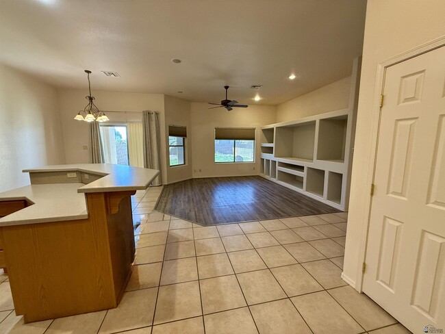 Building Photo - 11785 Calle Gaudi