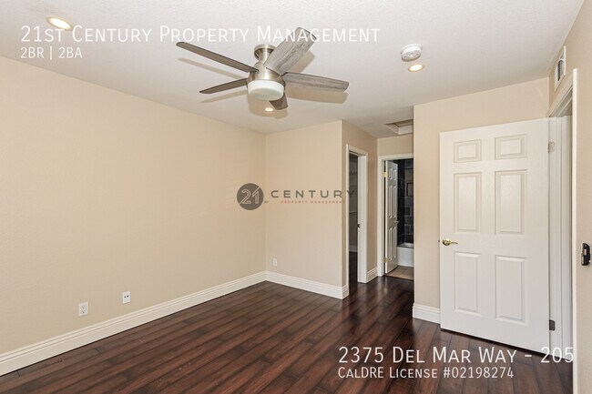 Building Photo - 2375 Del Mar Way
