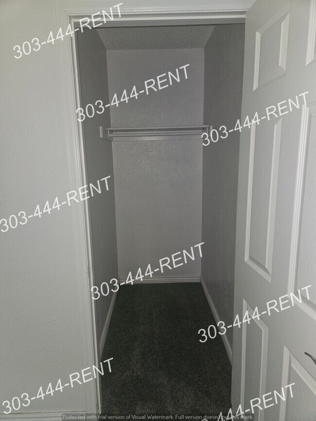 Building Photo - Beautifully Updated 4 Bed 2 Bath home in Denver