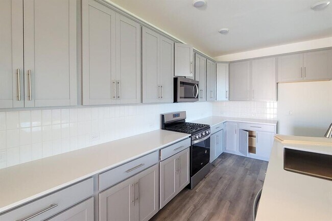 Building Photo - 25737 Damask Dr
