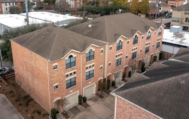 Building Photo - 8715 Meadowcroft Dr