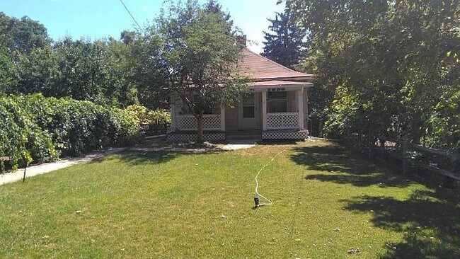 Primary Photo - 7800 Bradburn Blvd