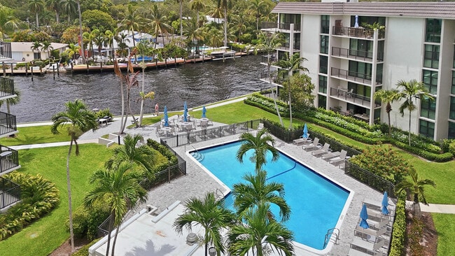 Building Photo - 1301 River Reach Dr