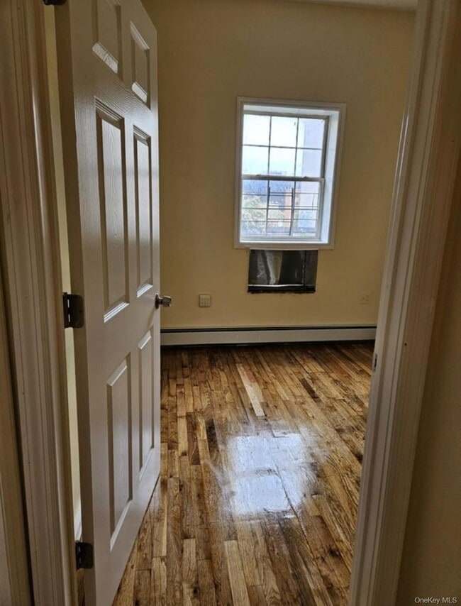 Building Photo - 873 Elsmere Pl