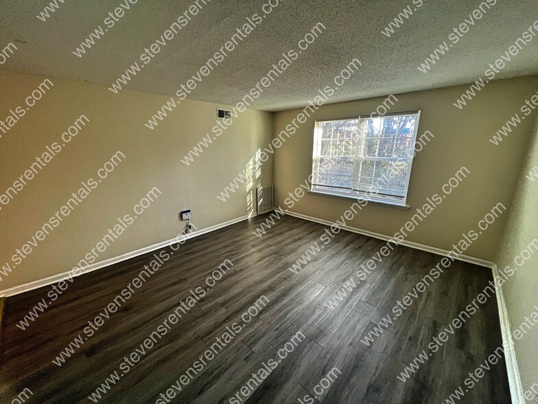 Building Photo - 441 Harding Pl