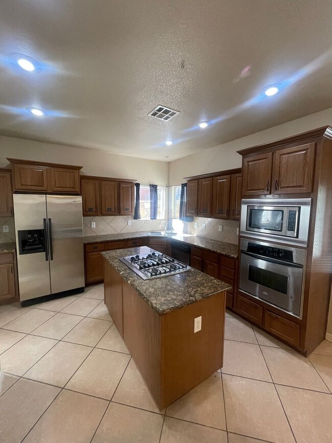 Building Photo - Lovely Spacious 4 Bedroom Home w/office space in Rinconada Area