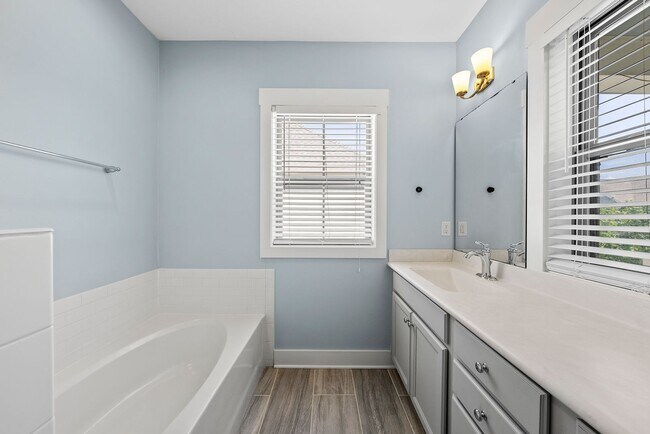 Building Photo - 1813 Iron Mill Dr