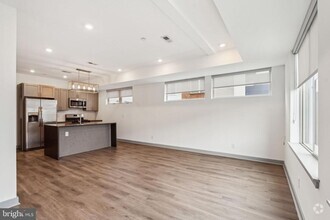 Building Photo - 419 W Berks St