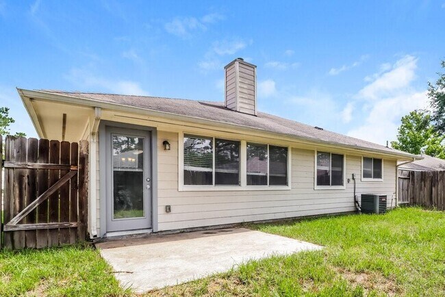 Building Photo - 422 Laurel Timbers Dr