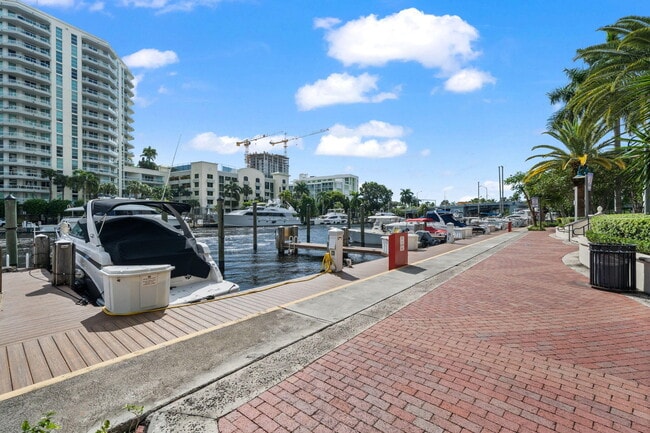 Building Photo - 600 W Las Olas Blvd